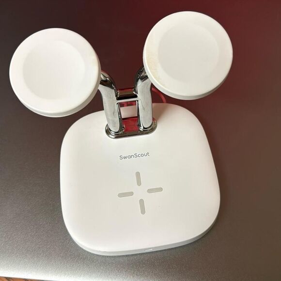 SwanScout White Wireless Charger - Picture 2 of 4